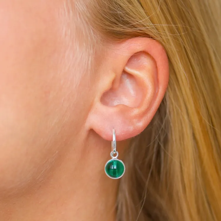 runda aqua kristal örhängen i silver - Loom Stones