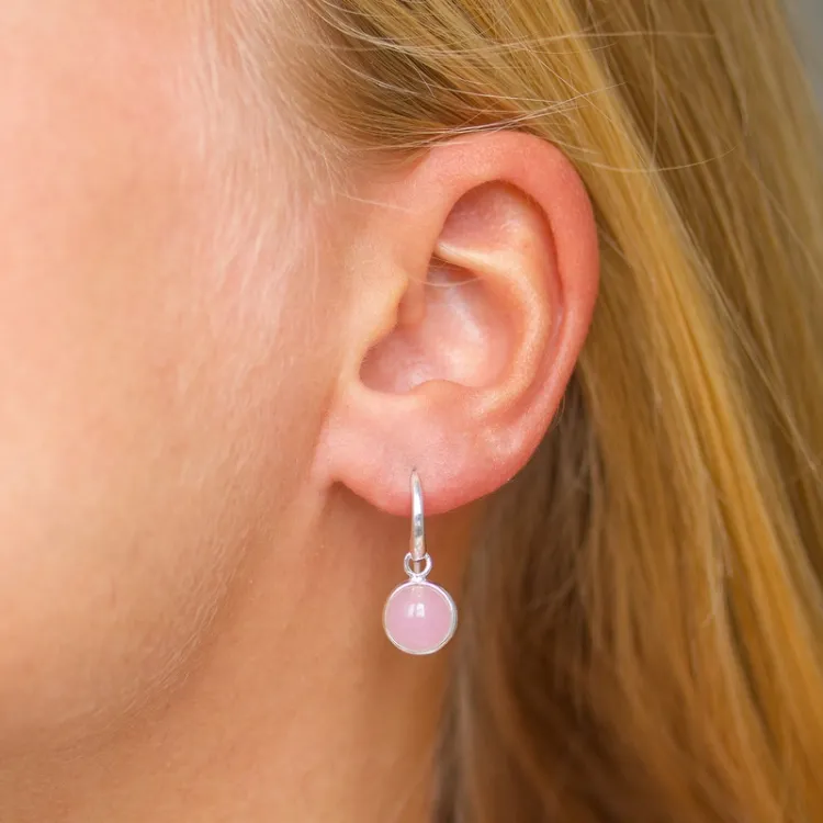 runda rosa krystal örhängen i silver - Loom Stones
