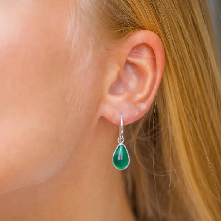 droppe aqua kristal örhängen i silver - Loom Stones