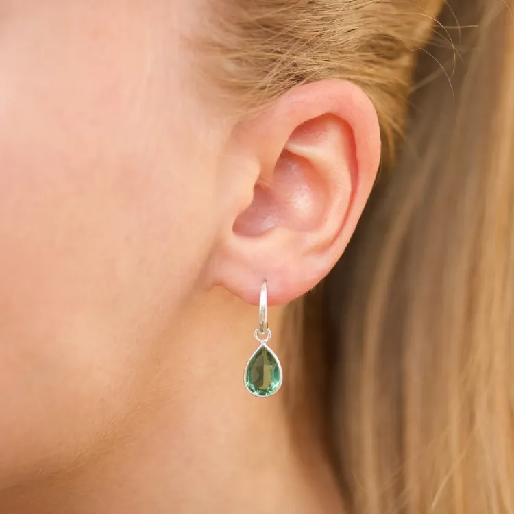 droppe aqua kristal örhängen i silver - Loom Stones