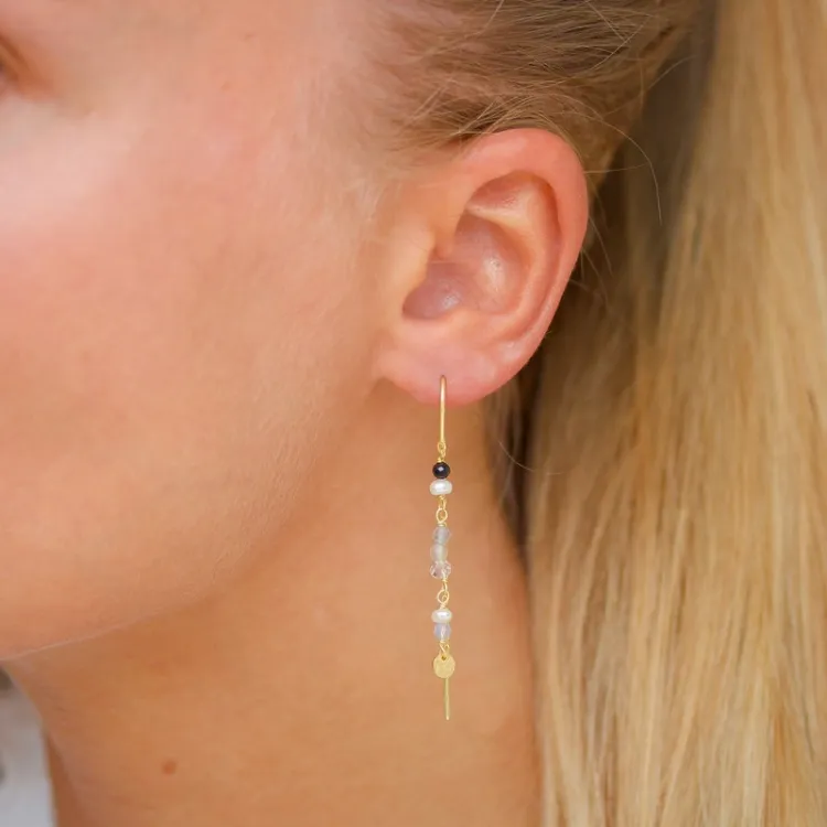 långa svarta kedja örhängen i förgyllt silver - Loom Stones