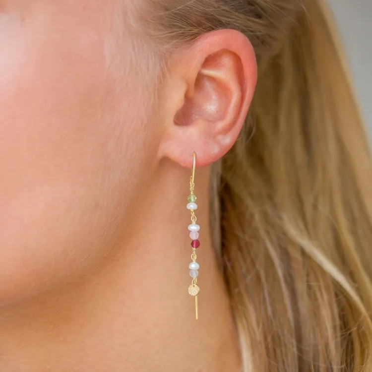 långa multifärgade kedja örhängen i förgyllt silver - Loom Stones