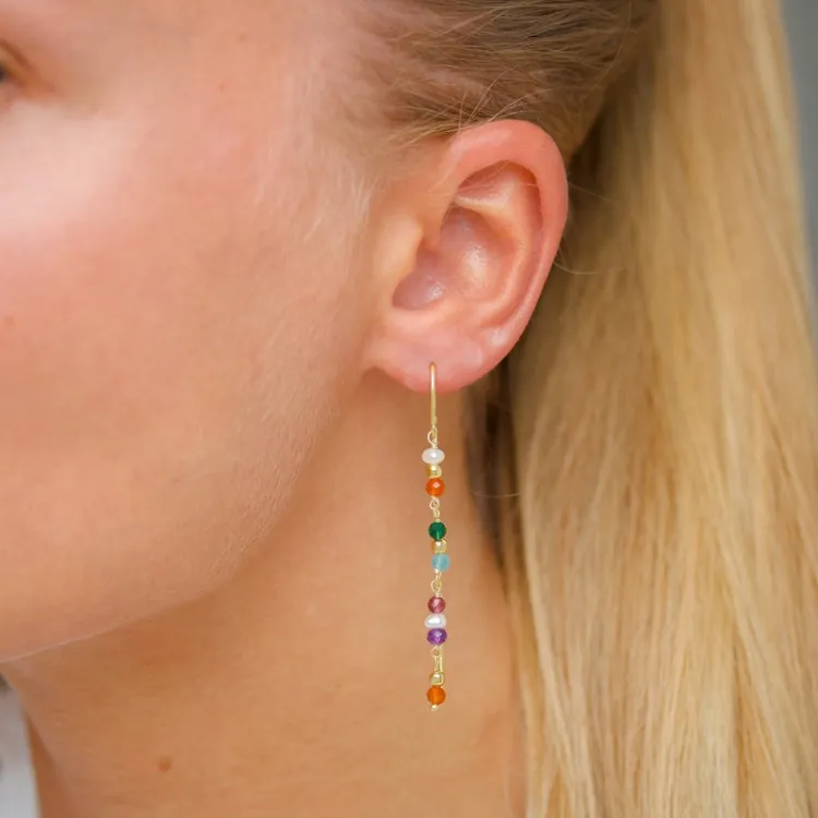 långa multifärgade kedja örhängen i förgyllt silver - Loom Stones