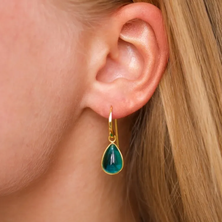 droppe aqua kristal örhängen i förgyllt silver - Loom Stones