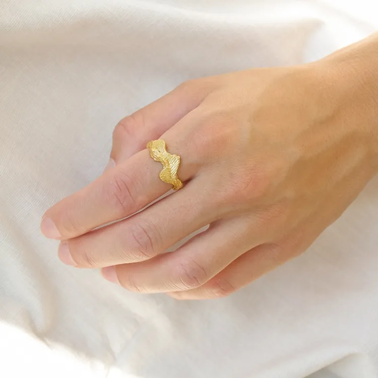ring i förgyllt silver