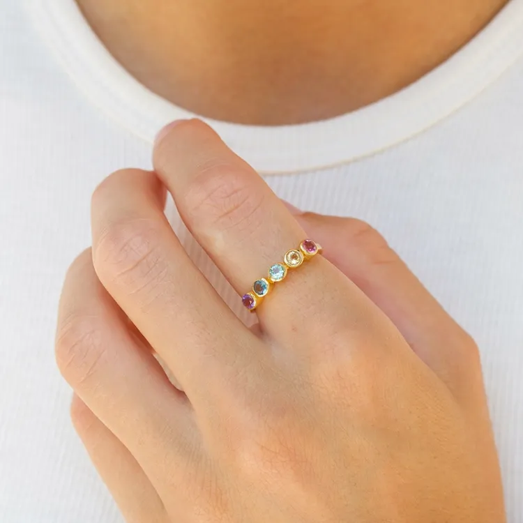 multifärgat ring i förgyllt silver