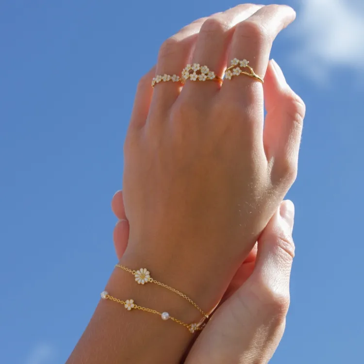 prästkrage pärla armband i förgyllt silver
