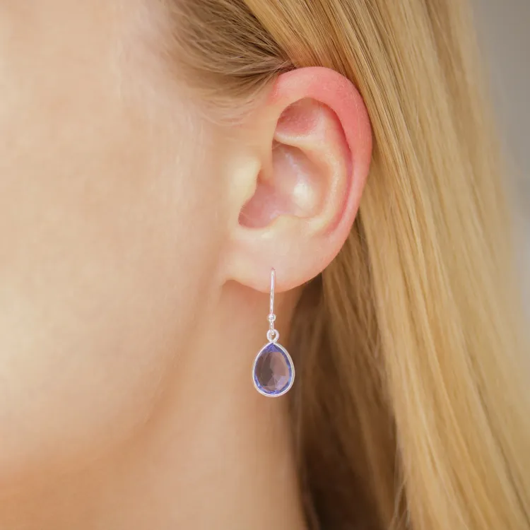 lila kristal örhängen i silver - Loom Stones