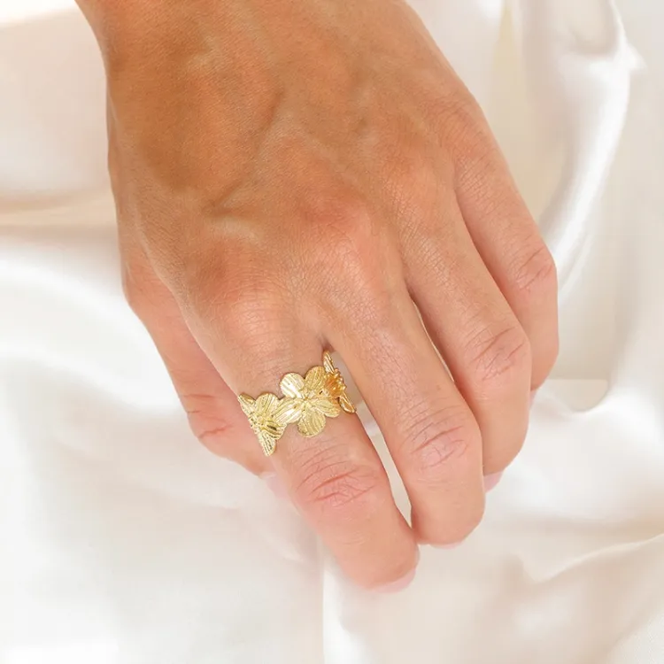 blommor ring i förgylld mässing - Eliné
