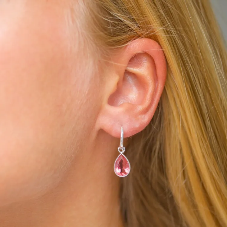 droppe rosa kristal örhängen i försilvrad mässing - Loom Stones