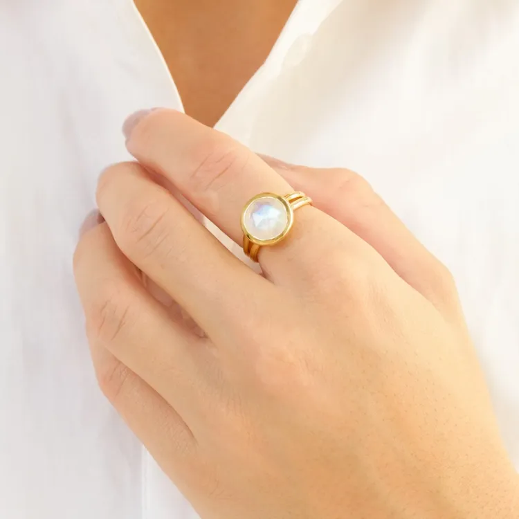 månsten ring i förgylld mässing - Loom Stones