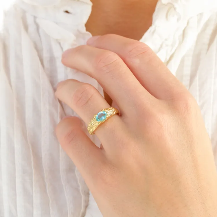 blå kristal ring i förgylld mässing - Eliné