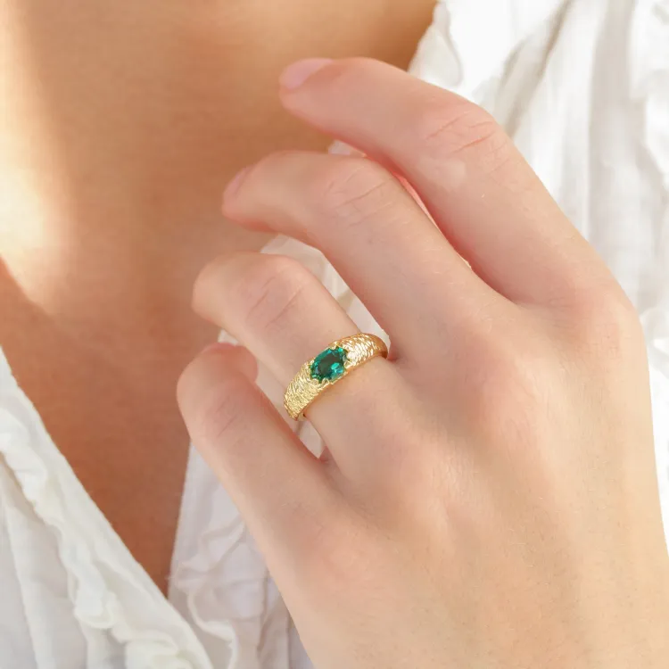 grön kristal ring i förgylld mässing - Eliné