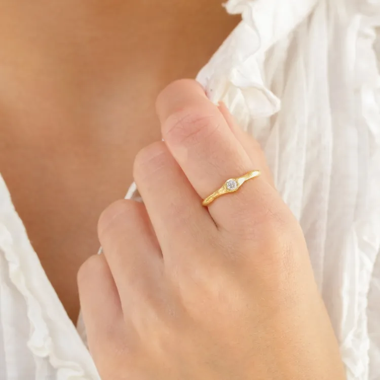 zirkon ring i förgylld mässing - Eliné