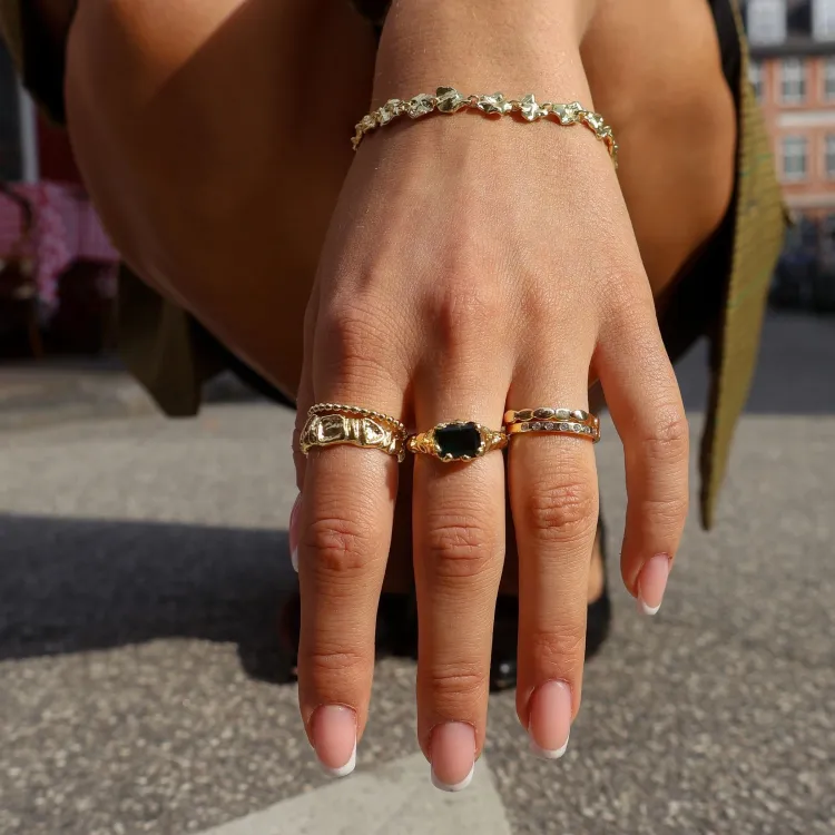 grön kristal ring i förgylld mässing - Eliné
