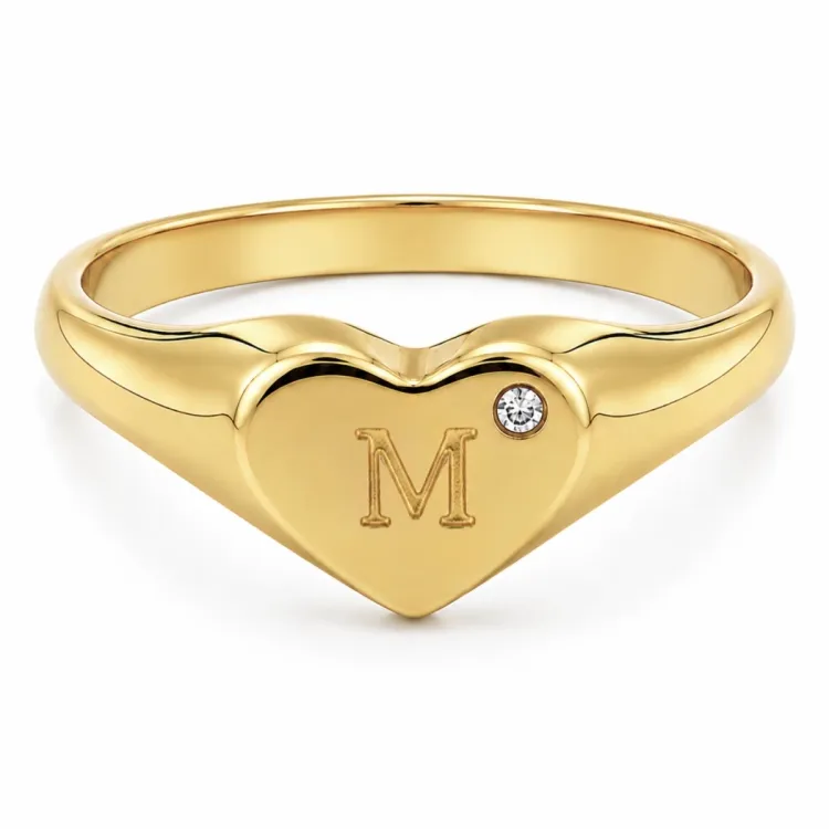 bokstav m zirkon ring i förgylld mässing
