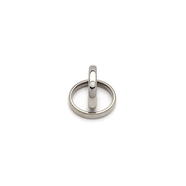 Vigselsringar i titan 0,05 ct