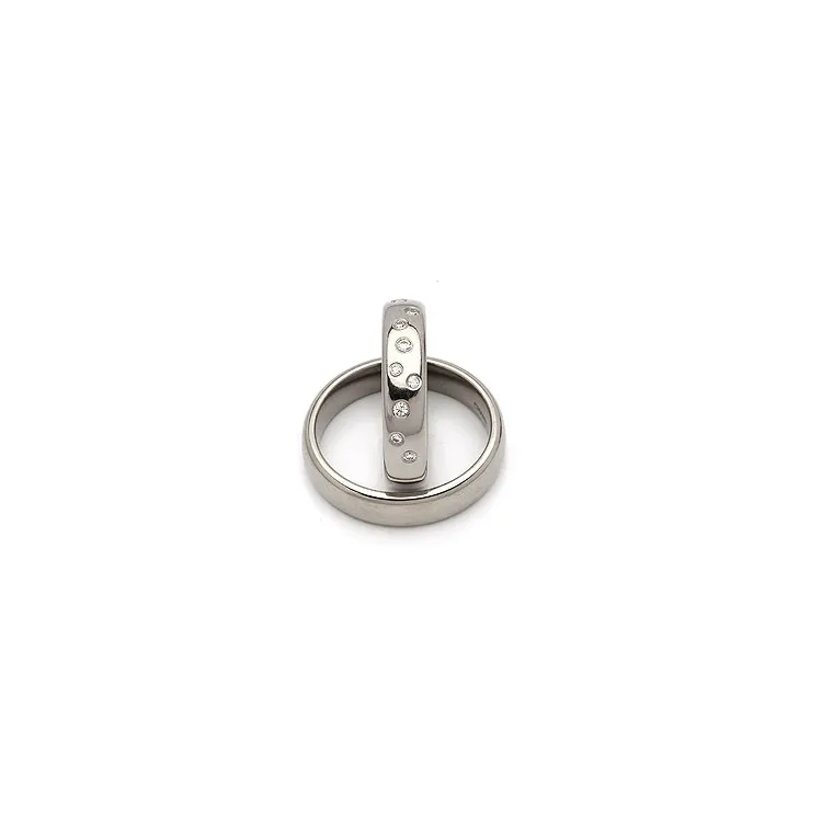 Vigselsringar i titan 0,126 ct