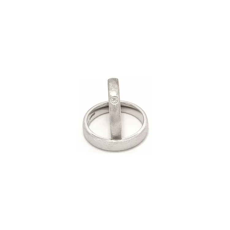 Strukturerad ovala vigselsringar i 14  karat vitguld 0,05 ct - set