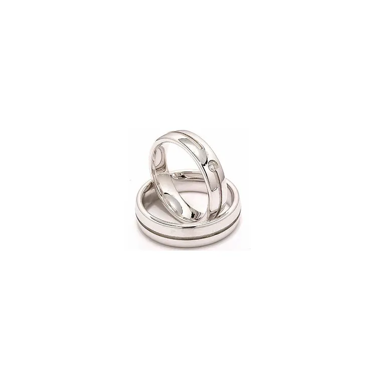 Vigselsringar i 14  karat vitguld 0,04 ct - set