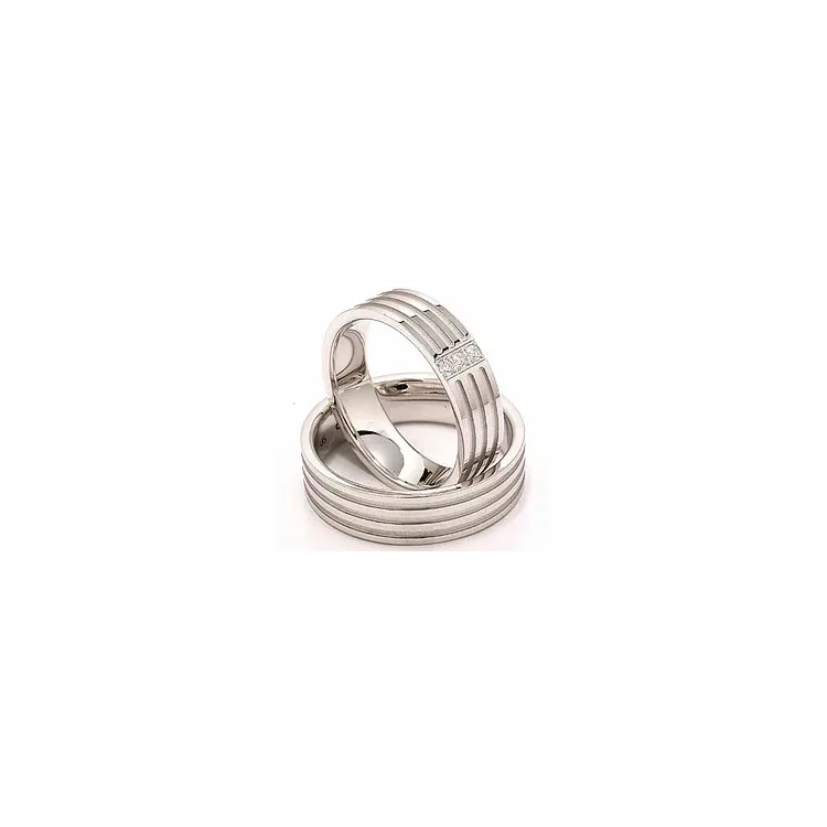 Vigselsringar i 14  karat vitguld 0,018 ct - set