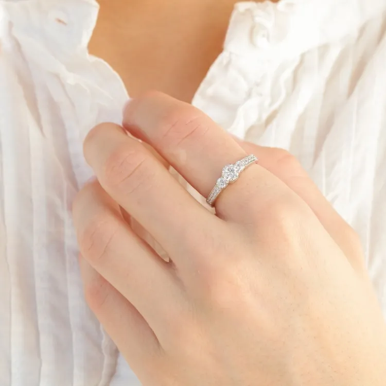 vit zirkon ring i rhodinerat silver