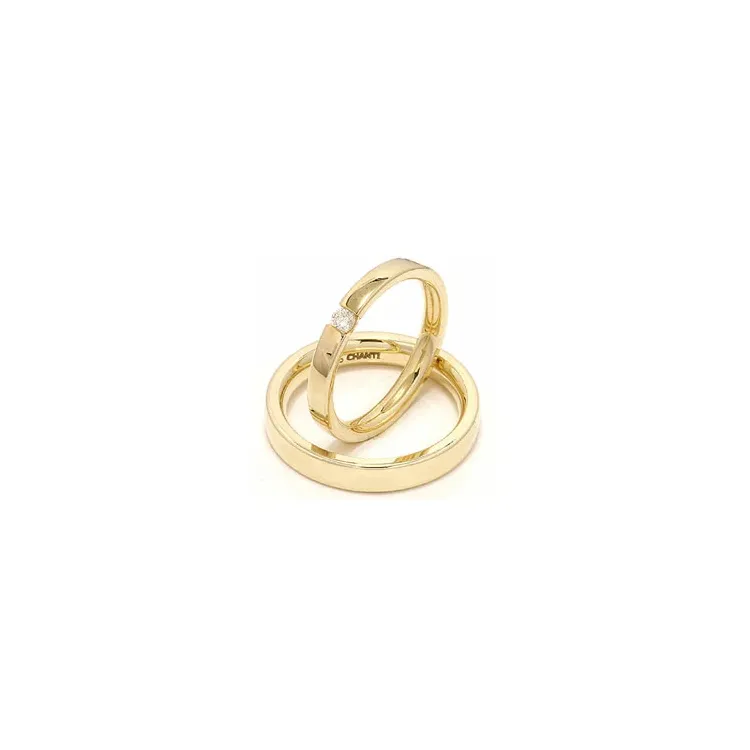 Vigselsringar i 14  karat guld 0,10 ct - set