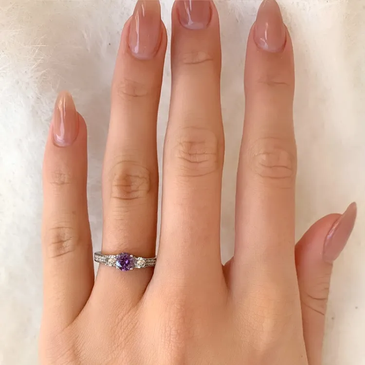 lila zirkon ring i rhodinerat silver