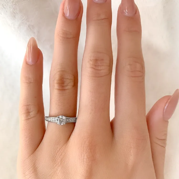 vit zirkon ring i rhodinerat silver