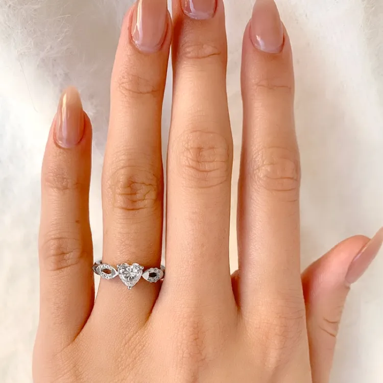 Blank hjärta zirkon ring i rhodinerat silver