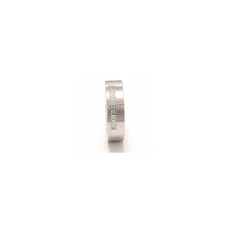 Bred matt briljant vigselsring i 14  karat vitguld 9 x 0,015 ct