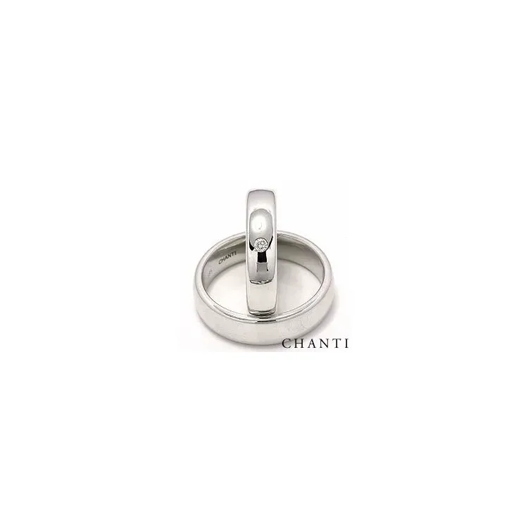 ovala vigselsringar i 14  karat vitguld 0,05 ct - set