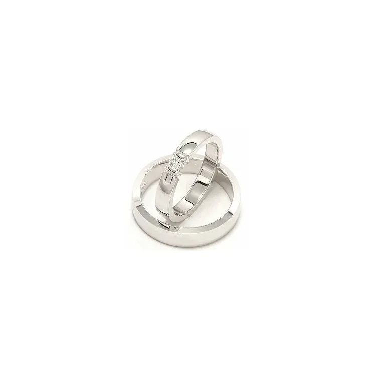 Vigselsringar i 14  karat vitguld 0,15 ct - set