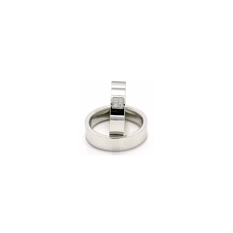 vigselsringar i 14  karat vitguld 4 x 0,0165 ct - set