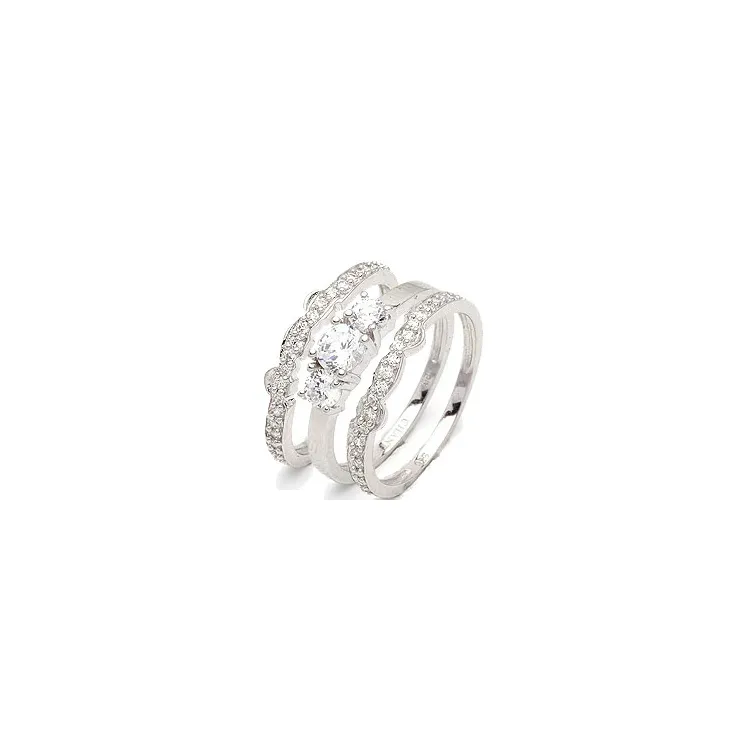 Kollektionsprov tre i en zirkon ring i silver