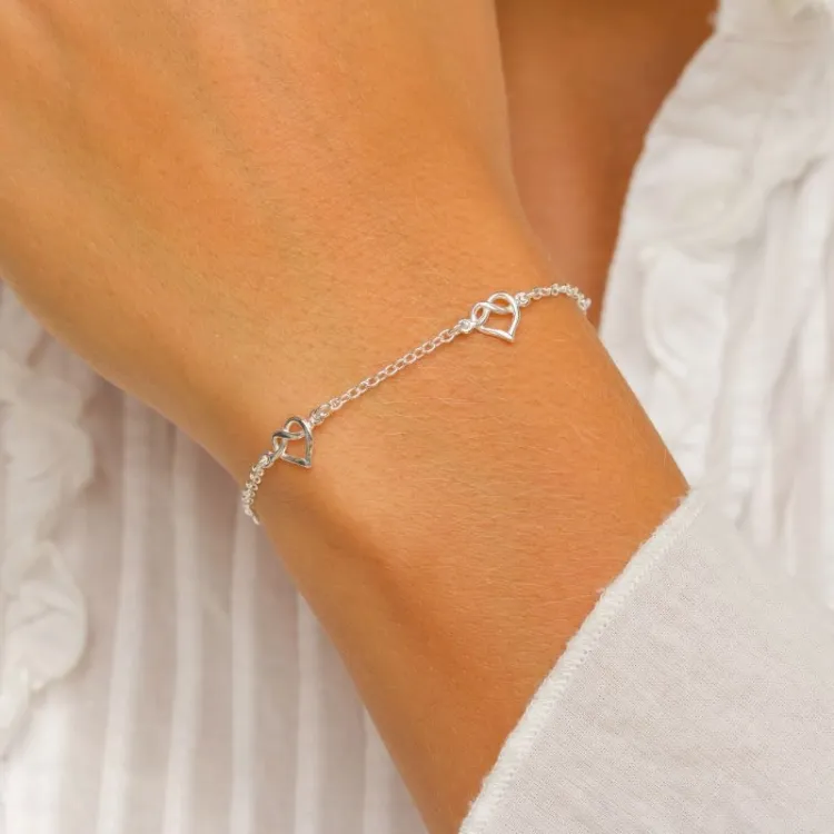 hjärta infinity armband i silver med hängen i silver