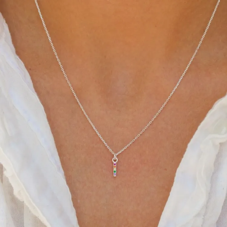 bokstav i multifärgat zirkon halsband i silver - My Letter