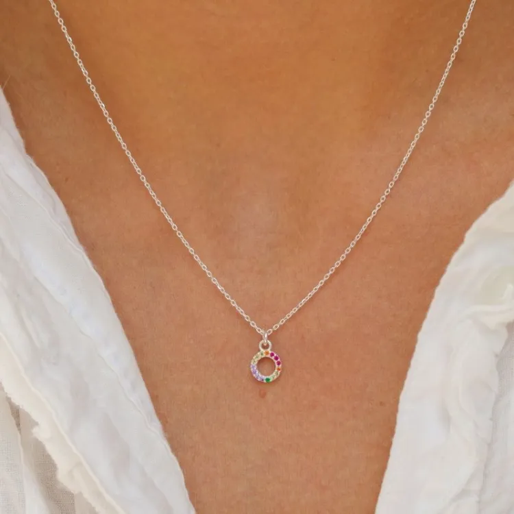 bokstav o multifärgat zirkon halsband i silver - My Letter