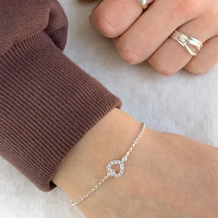 hjärta armband i silver med hjärthängen i silver