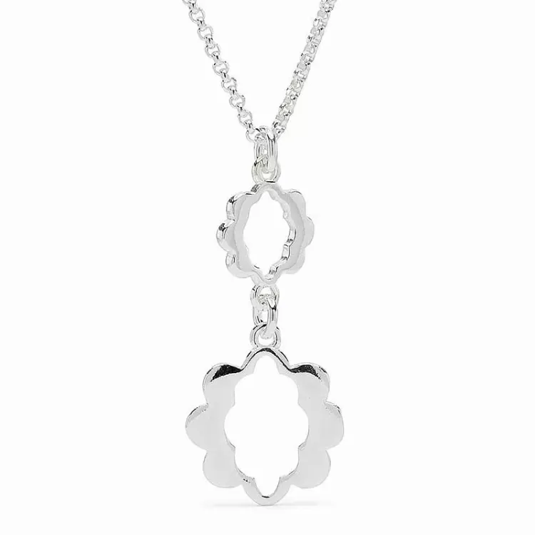 halsband i silver med hängen i silver