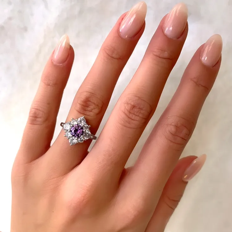 Fyrkantigt lila zirkon ring i silver