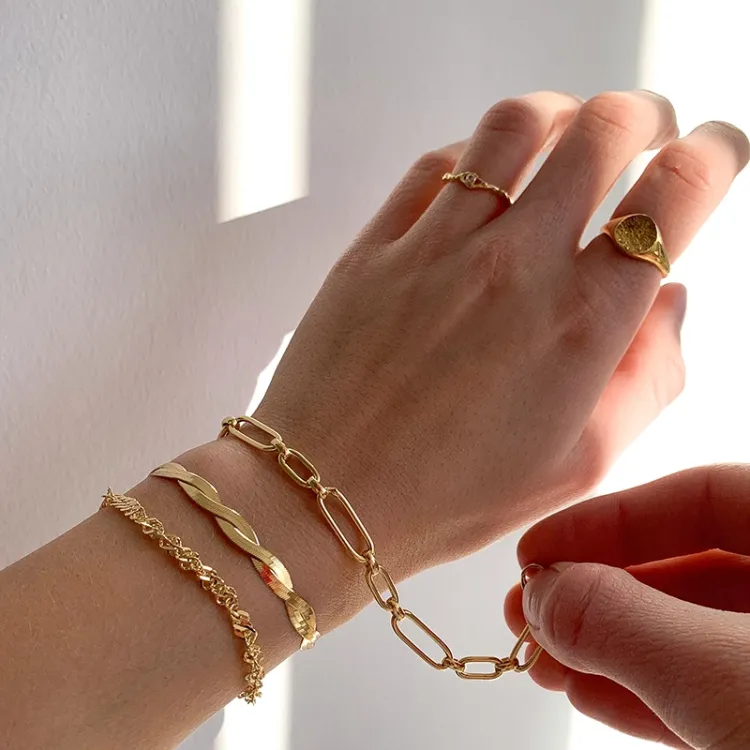 BNH singapore armband i 8 karat guld 18,5 cm x 3,5 mm