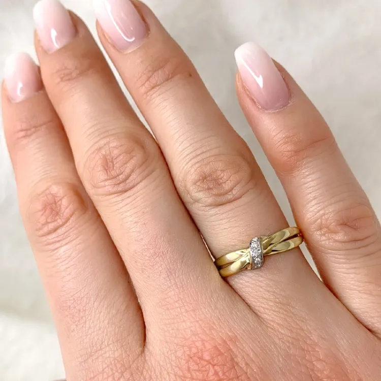 lab grown diamant ring i 9 karat guld- och vitguld 0,03 ct