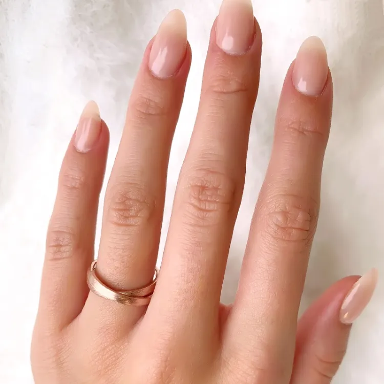Ring i rosabelagt silver