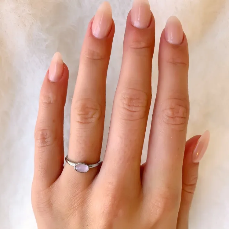 oval rosa ring i silver - Loom Stones