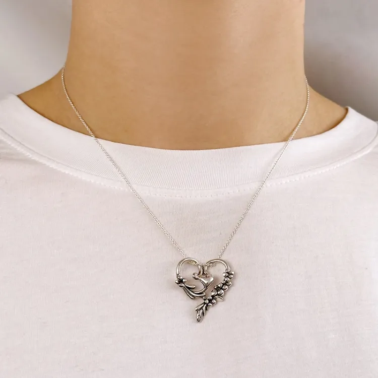 hjärta hängen i oxiderat sterlingsilver