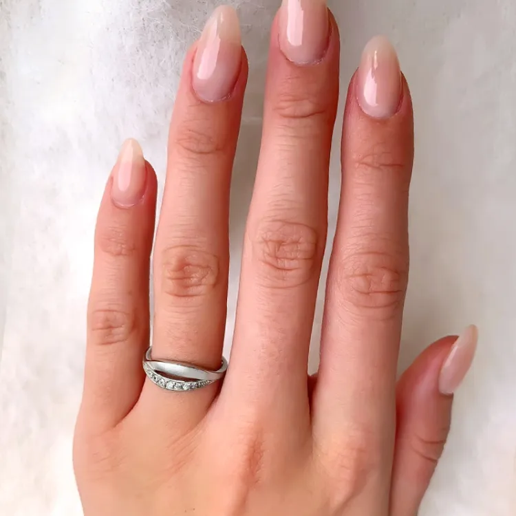 Sandblåst vit zirkon ring i silver