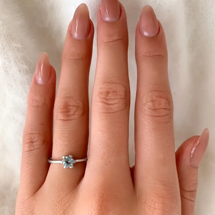 Smal rund ring i silver