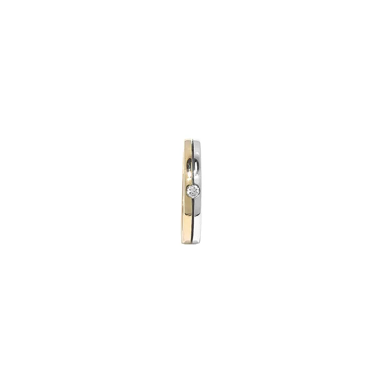 Ring i oxiderat sterlingsilver med 8 karat guld
