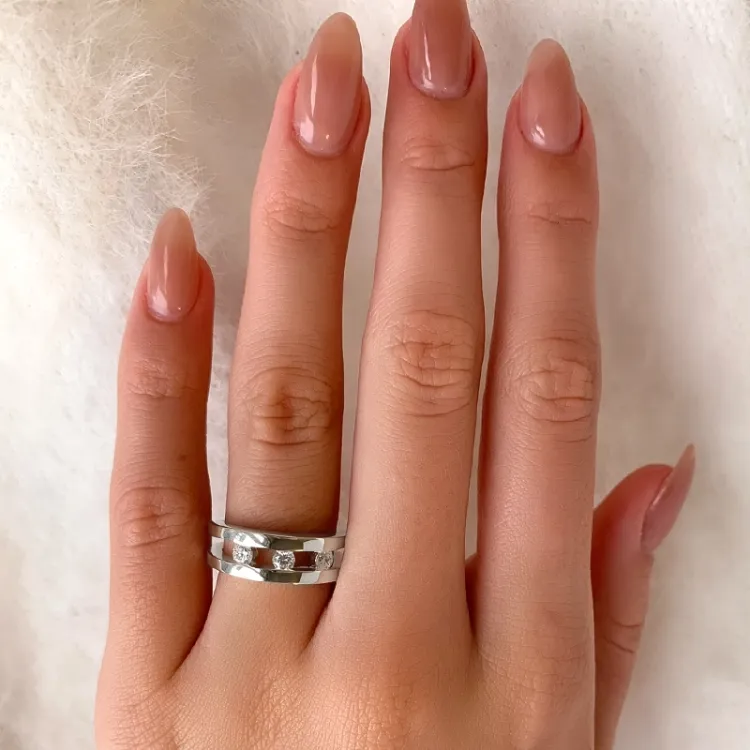 Förtjusande vit zirkon ring i silver